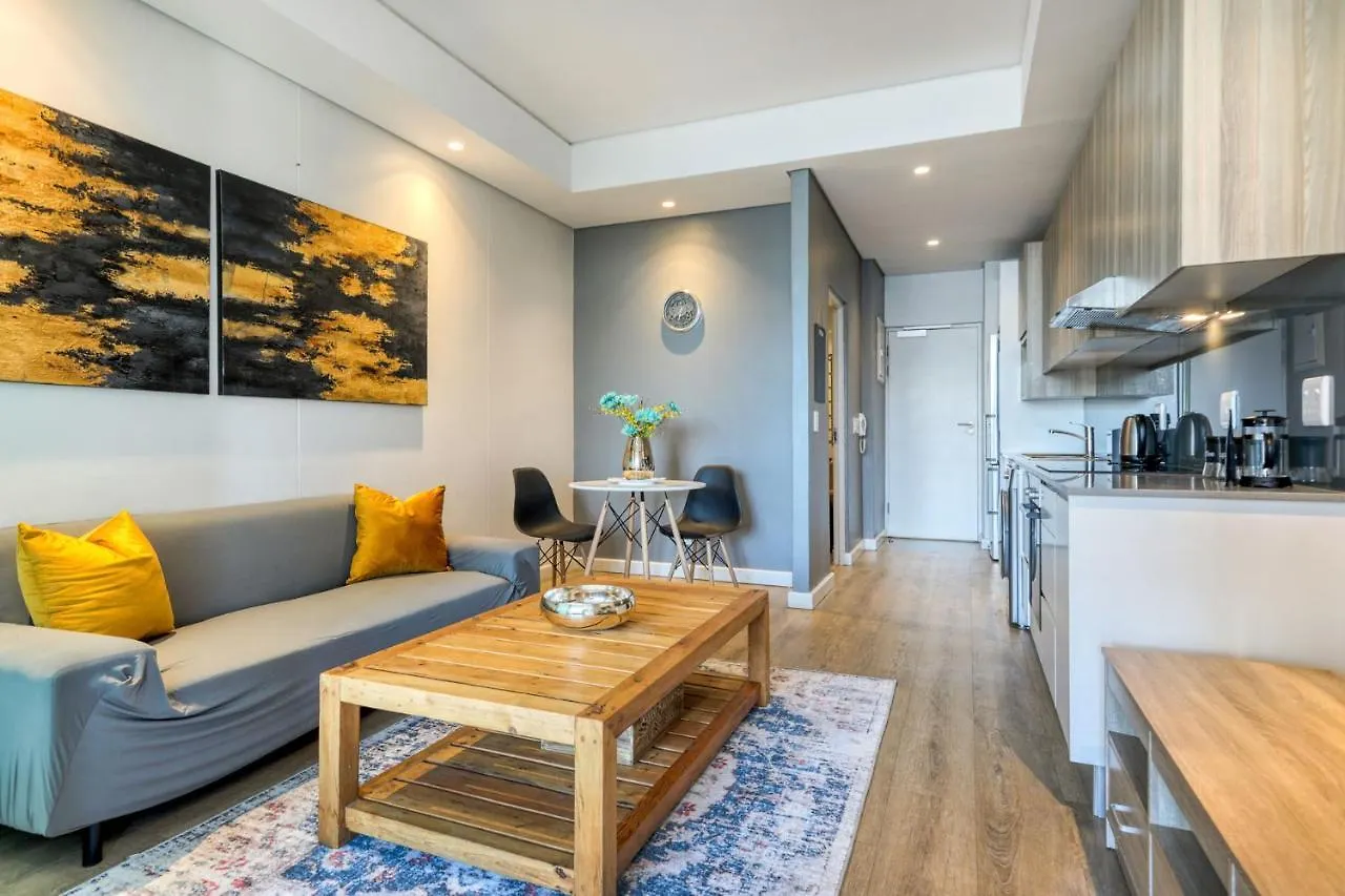 Backup-Power Elegant Ny Balcony Apartment Le Cap