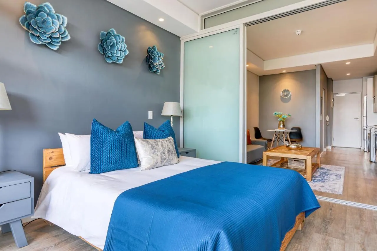 Backup-Power Elegant Ny Balcony Apartment Le Cap