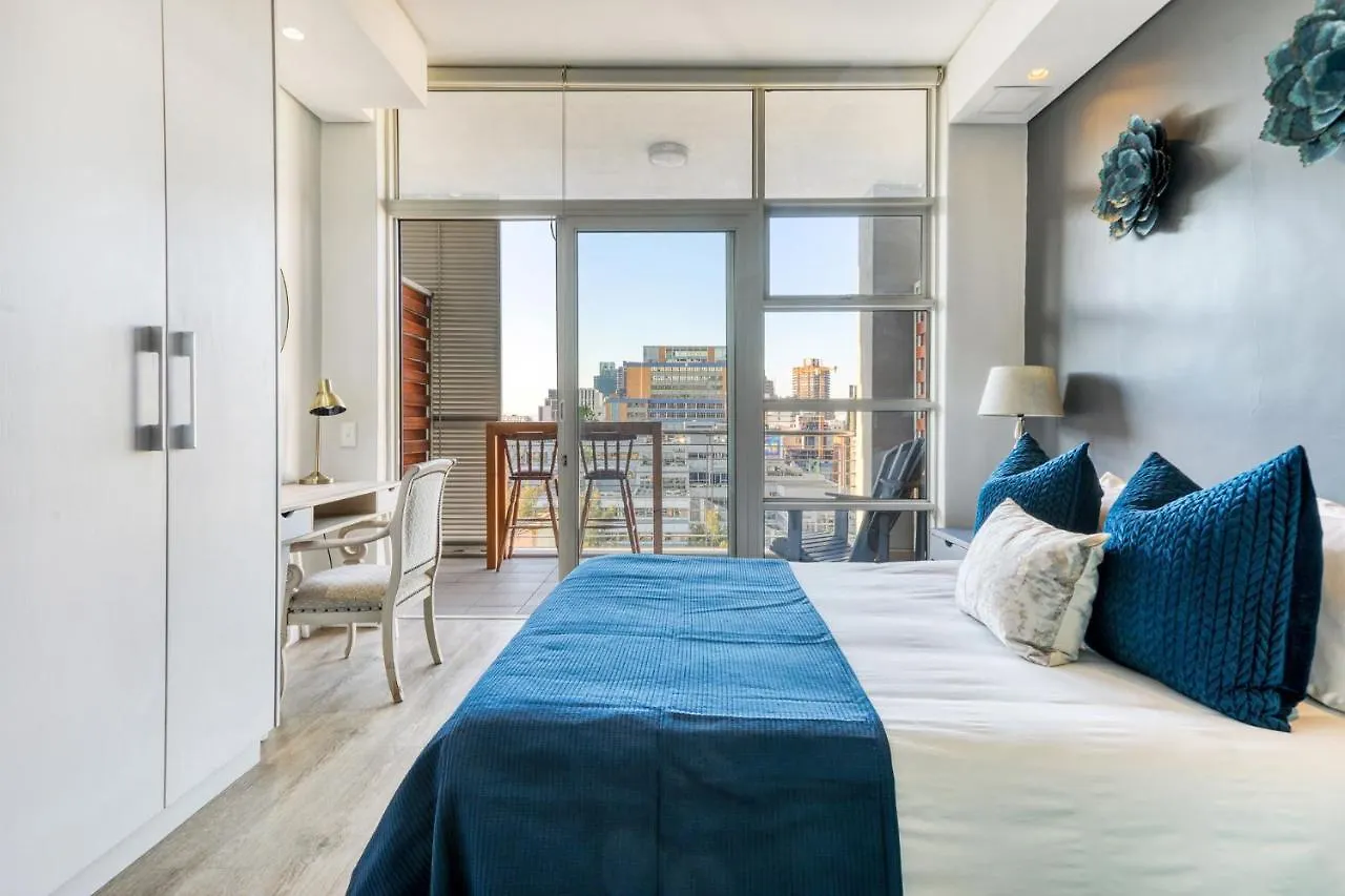 Backup-Power Elegant Ny Balcony Apartment Cape Town